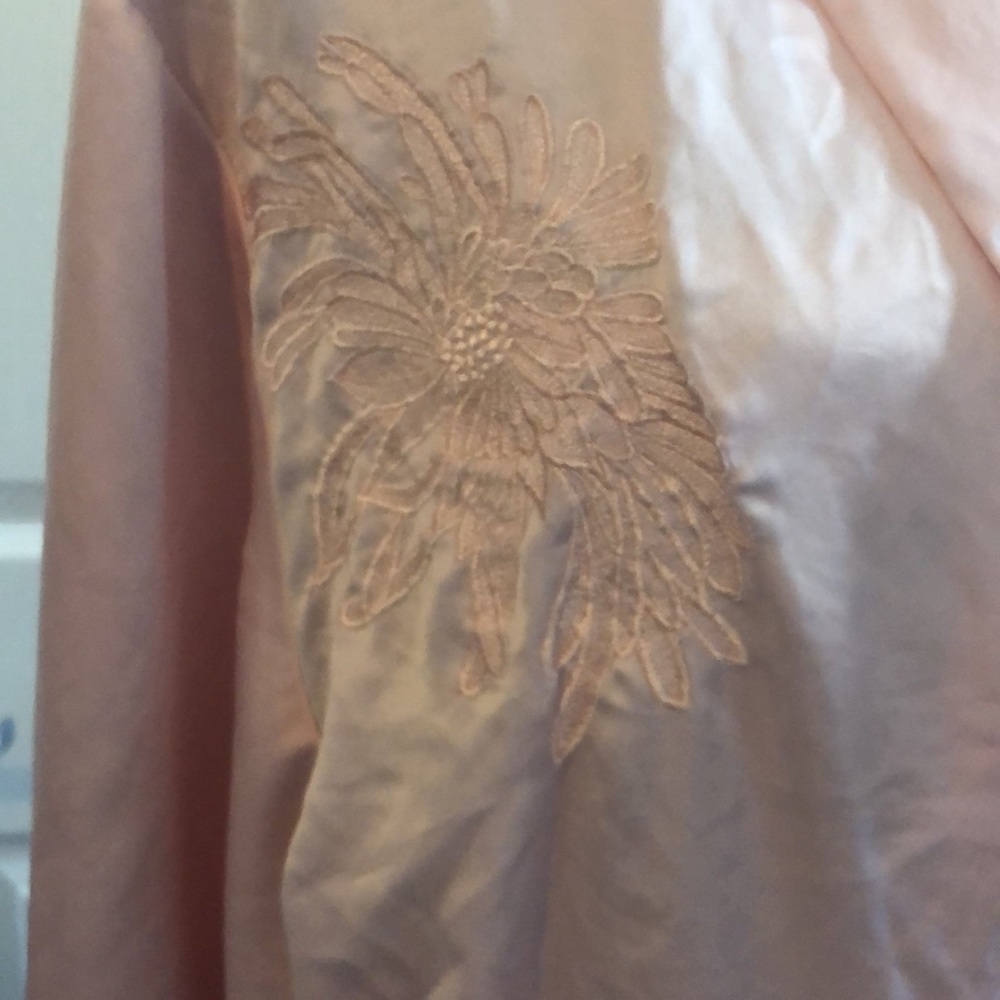 Natori Silk floral Robe - Picture 2 of 9